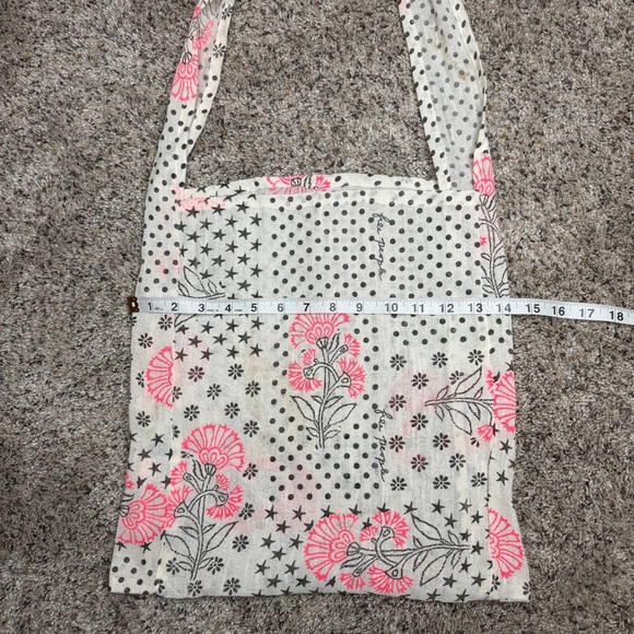 Free People Cotton Gauze Tote Bag Cream Black Pink Crossbody Shoulder Floral - Picture 4 of 5
